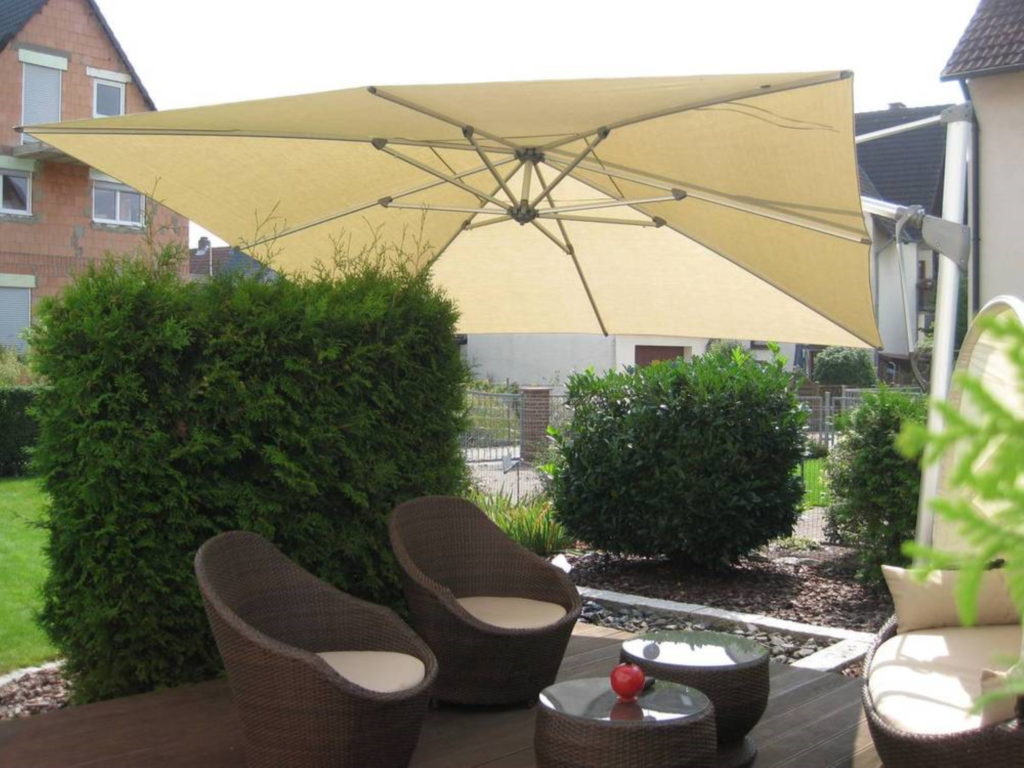 Sonnenschirme beige | SAGA Raumausstattung Aschaffenburg | Gardinen, Bodenbelag, Sonnenschutz, Pergola, Rolladen, Insektenschutz und Wasserschaden