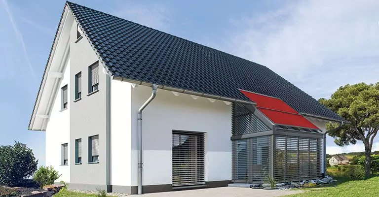 SAGA Raumausstattung ist seit 50 Jahren Spezialist für Gardinen, Bodenbelag, Sonnenschutz, Sonnensegel, Markisen, Pergola, Rolladen, Insektenschutz, Renovierung und Wasserschaden in Aschaffenburg
