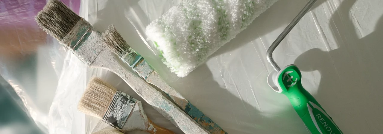 Malerarbeiten | SAGA ist seit 50 Jahren Spezialist für Gardinen, Bodenbelag, Sonnenschutz, Sonnensegel, Markisen, Pergola, Rolladen, Insektenschutz, Wasserschaden, Renovierung und Raumausstattung in Aschaffenburg